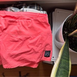 Oiselle Roga Shorts (Size 4)